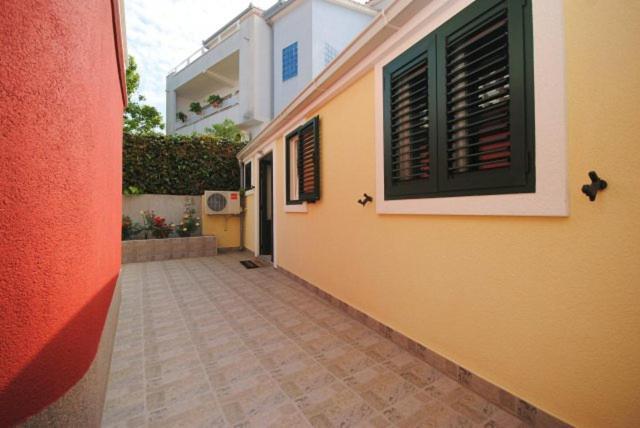 Villa Guliver Slatine Buitenkant foto