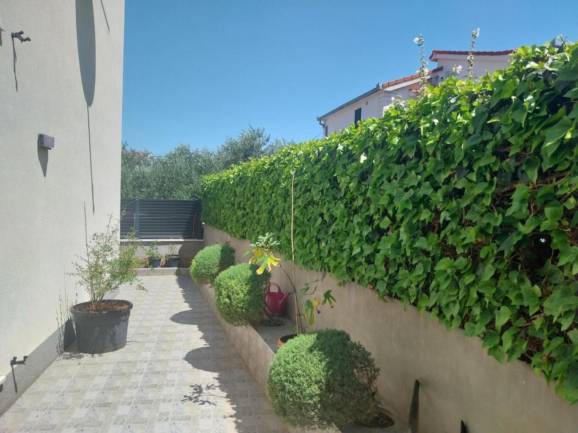 Villa Guliver Slatine Buitenkant foto